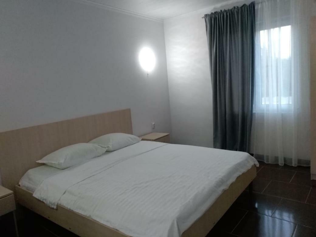 Hotel 777 古达乌塔 外观 照片
